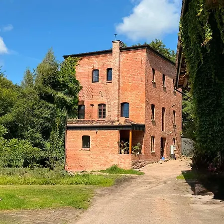 Lantgård Leszczynowy Dworek *